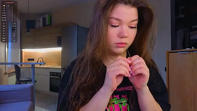 miss bubbles  online show from March 22, 1:11 am