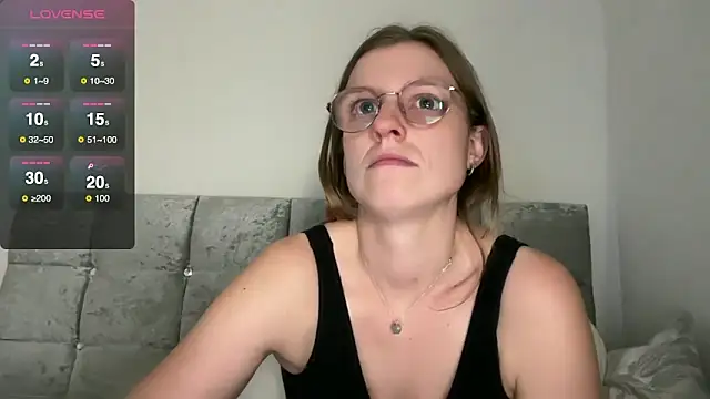 BustyKellyXXX online show from November 8, 9:20 pm