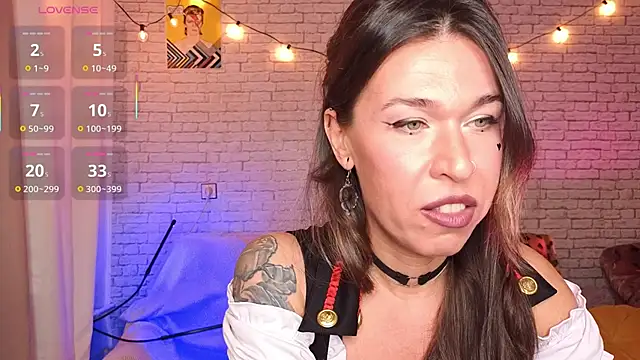 ReginaFoXXXy online show from October 31, 9:46 am