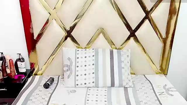 valeriavasquez online show from February 12, 2:46 am