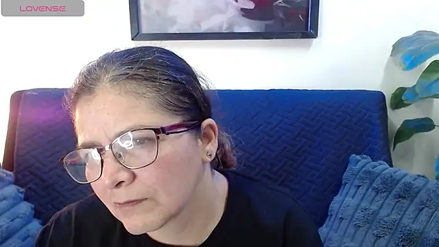 Snapshot of Linda_banks_ chatting on October 11, 2:49 am Linda banks online show from October 11, 2:49 am