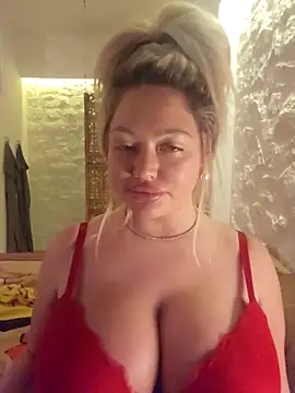 misstitmouseofficial online show from September 28, 9:20 pm