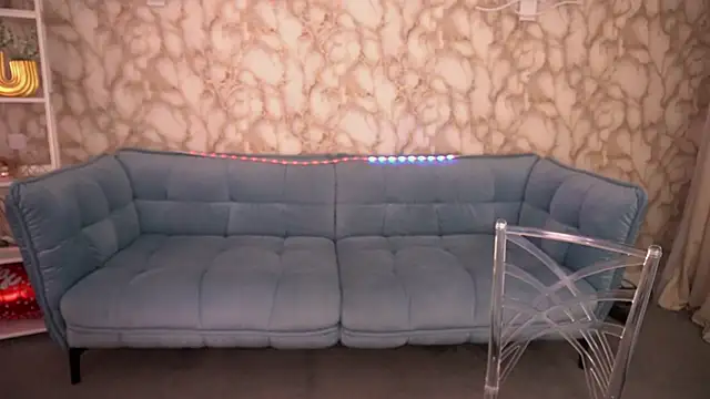 CrystallPaws online show from April 4, 5:50 am