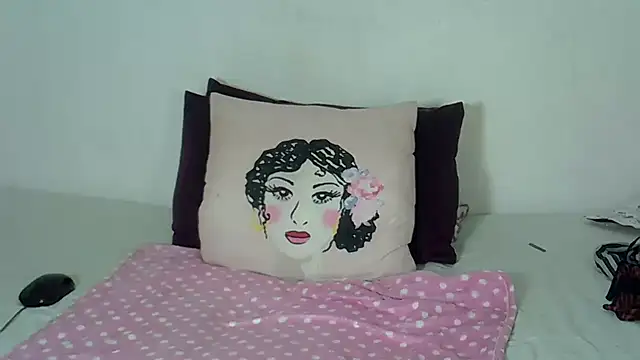 HotSexxy12 online show from November 24, 10:01 pm