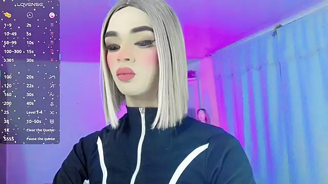 HANNAH BACKERS online show from December 4, 8:38 am