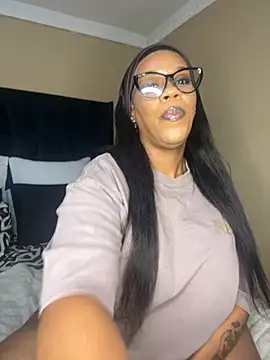 THICKBUNNYCHICKxxx online show from March 11, 9:17 pm