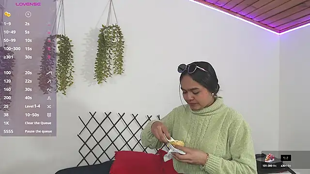 shiara blake online show from October 21, 2:43 pm