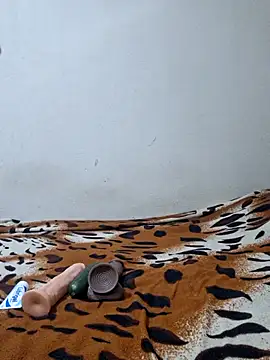 RavenShyfit online show from April 11, 6:55 pm