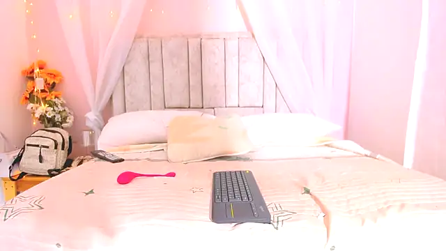 Rachellcooperrr online show from October 20, 10:40 am