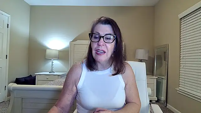 HotTxGilfMaggie online show from November 30, 1:54 am