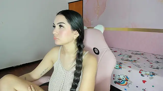 Snapshot of milk_candy18 chatting on October 18, 12:52 pm milk candy18 online show from October 18, 12:52 pm