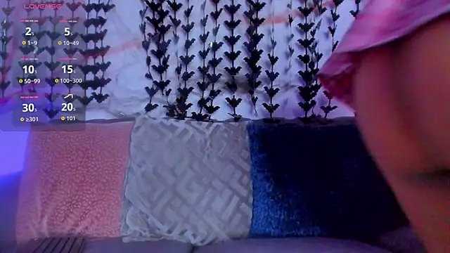 kiut lili online show from November 4, 7:41 pm