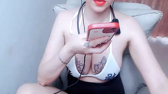 Snapshot of fei_xue1 chatting on October 3, 5:56 am fei xue1 online show from October 3, 5:56 am
