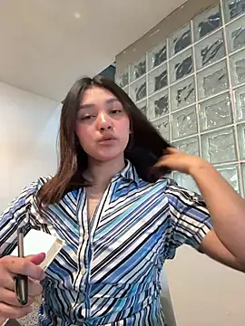 sisylucky online show from May 4, 3:38 pm