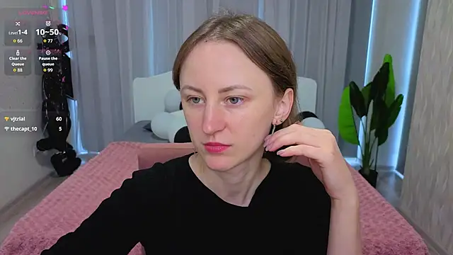 LuluChiiii online show from November 10, 12:44 pm