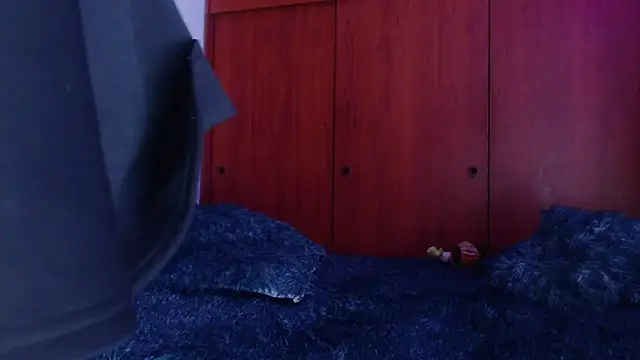 Cristalhottie2324 online show from October 6, 5:46 am