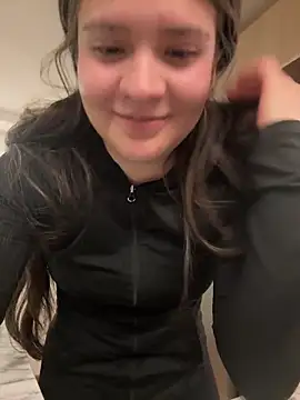 Emilyybennet  online show from May 5, 2:25 am