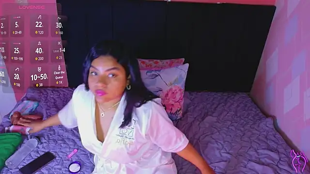 curvybrunnett online show from April 19, 12:16 pm