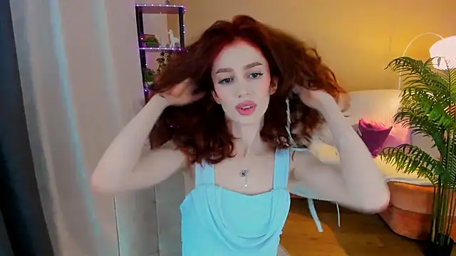 Snapshot of ChristinaConteeree chatting on October 16, 1:58 pm ChristinaConteeree online show from October 16, 1:58 pm