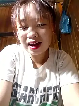 Snapshot of PhayPhay123 chatting on September 17, 6:44 am PhayPhay123 online show from September 17, 6:44 am