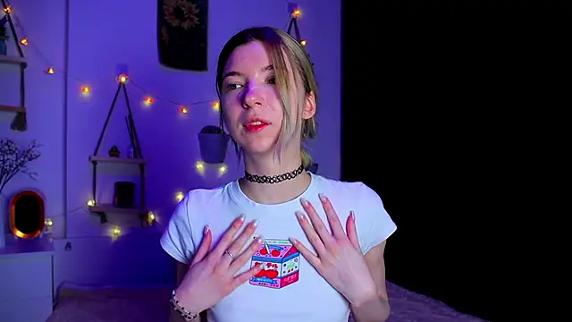 EmmieBlade online show from October 18, 7:37 pm