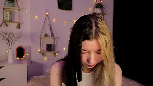 EmmieBlade online show from October 21, 7:18 pm