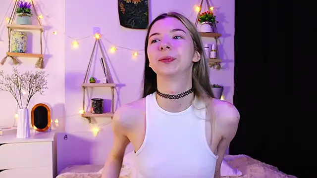 EmmieBlade online show from October 8, 7:18 pm