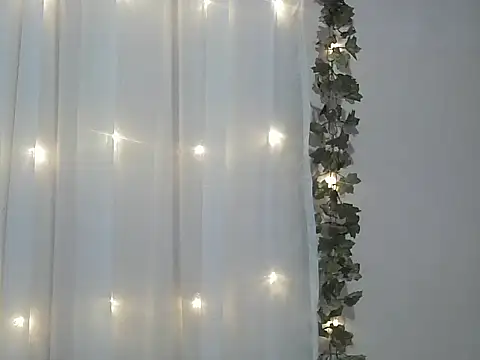 angelainparis28 online show from November 21, 4:47 am