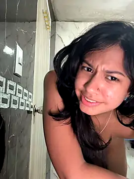 lynn9000 online show from October 3, 6:40 am