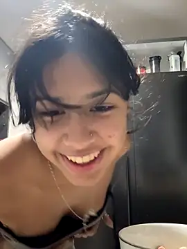 lynn9000 online show from October 17, 6:05 am