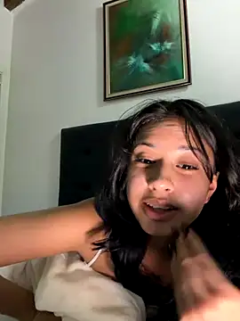 lynn9000 online show from December 3, 4:04 am