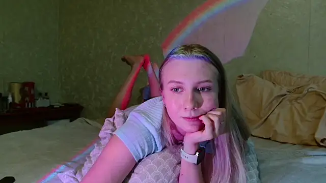 Snapshot of you_cant_forget chatting on September 22, 3:32 pm you cant forget online show from September 22, 3:32 pm