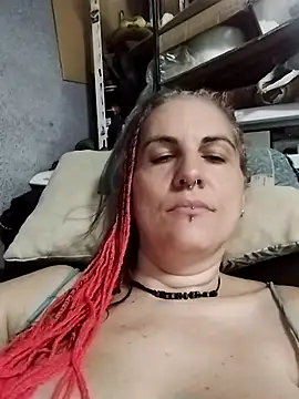 Snapshot of est_82 chatting on September 14, 8:23 am est 82 online show from September 14, 8:23 am