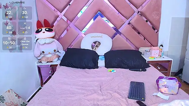 BrittanyBoa online show from December 21, 7:29 pm