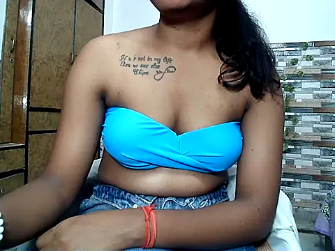 HOT AARVI11 online show from October 8, 8:35 pm