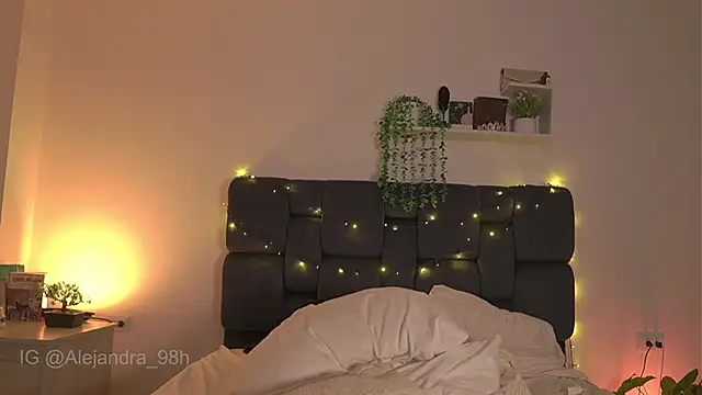 kyria 1 online show from March 3, 1:44 am