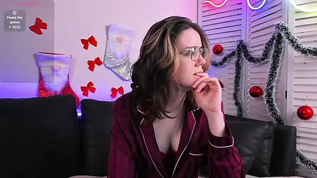 Sunny Teaze online show from December 21, 7:45 am