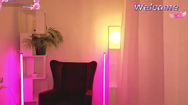 BiancaHelo online show from November 10, 3:40 pm