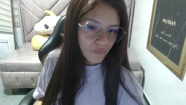 Velvet Moon V online show from December 3, 1:35 pm