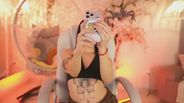 JadeSummerr online show from October 2, 11:59 am