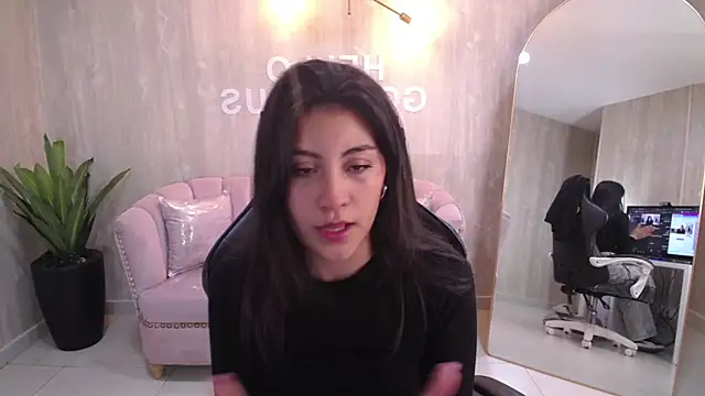 Snapshot of Zoe_Blaze_A chatting on September 19, 1:10 pm Zoe Blaze A online show from September 19, 1:10 pm