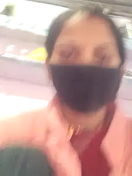 Snapshot of poojam93 chatting on October 29, 2:16 am poojam93 online show from October 29, 2:16 am