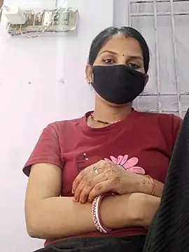 Snapshot of poojam93 chatting on October 17, 9:45 am poojam93 online show from October 17, 9:45 am