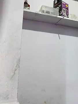 Snapshot of poojam93 chatting on October 6, 2:17 am poojam93 online show from October 6, 2:17 am