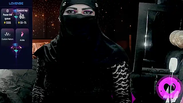 SultanaLayla online show from December 2, 8:00 pm