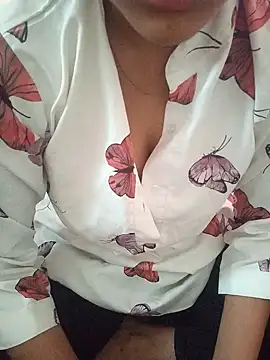 Neha Tyagi online show from October 28, 7:03 am