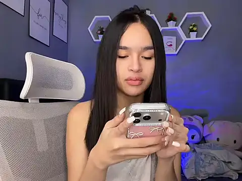 lelasohna online show from November 19, 1:33 pm