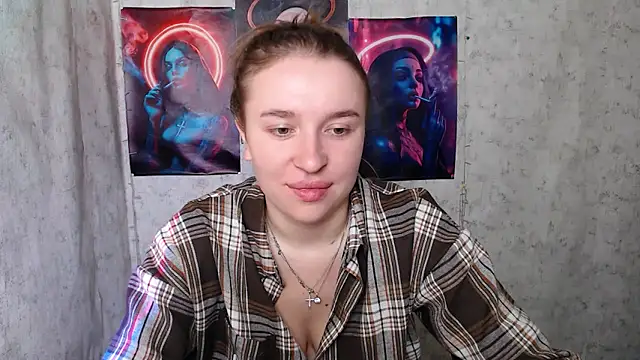 Snapshot of JuliaTopp_ chatting on September 11, 4:35 am JuliaTopp online show from September 11, 4:35 am