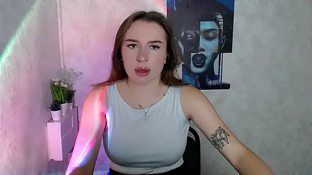 Snapshot of JuliaTopp_ chatting on October 16, 5:43 am JuliaTopp online show from October 16, 5:43 am