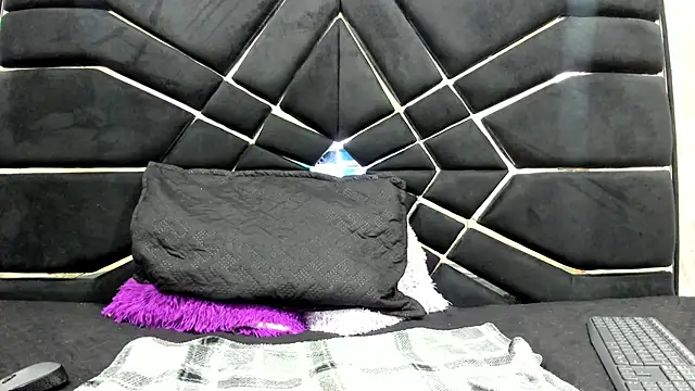 Snapshot of LITTLESUSSYY_ chatting on September 20, 12:14 pm LITTLESUSSYY online show from September 20, 12:14 pm